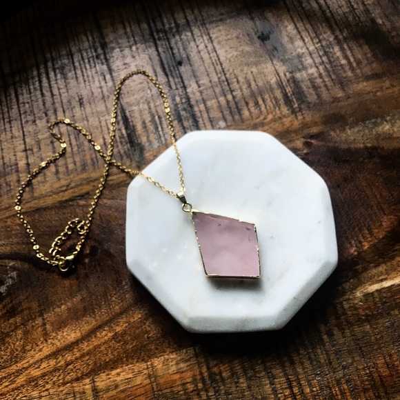 Tayzani Jewelry - Pink Quartz & Gold Natural Stone Pendant Necklace